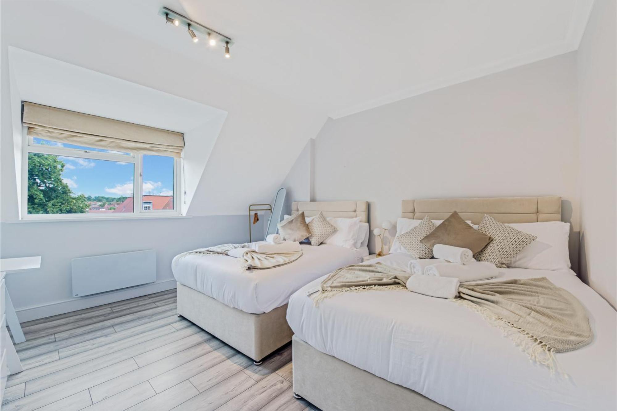 Sweet And Lovely 2Br With Free Parking ลอนดอน ภายนอก รูปภาพ