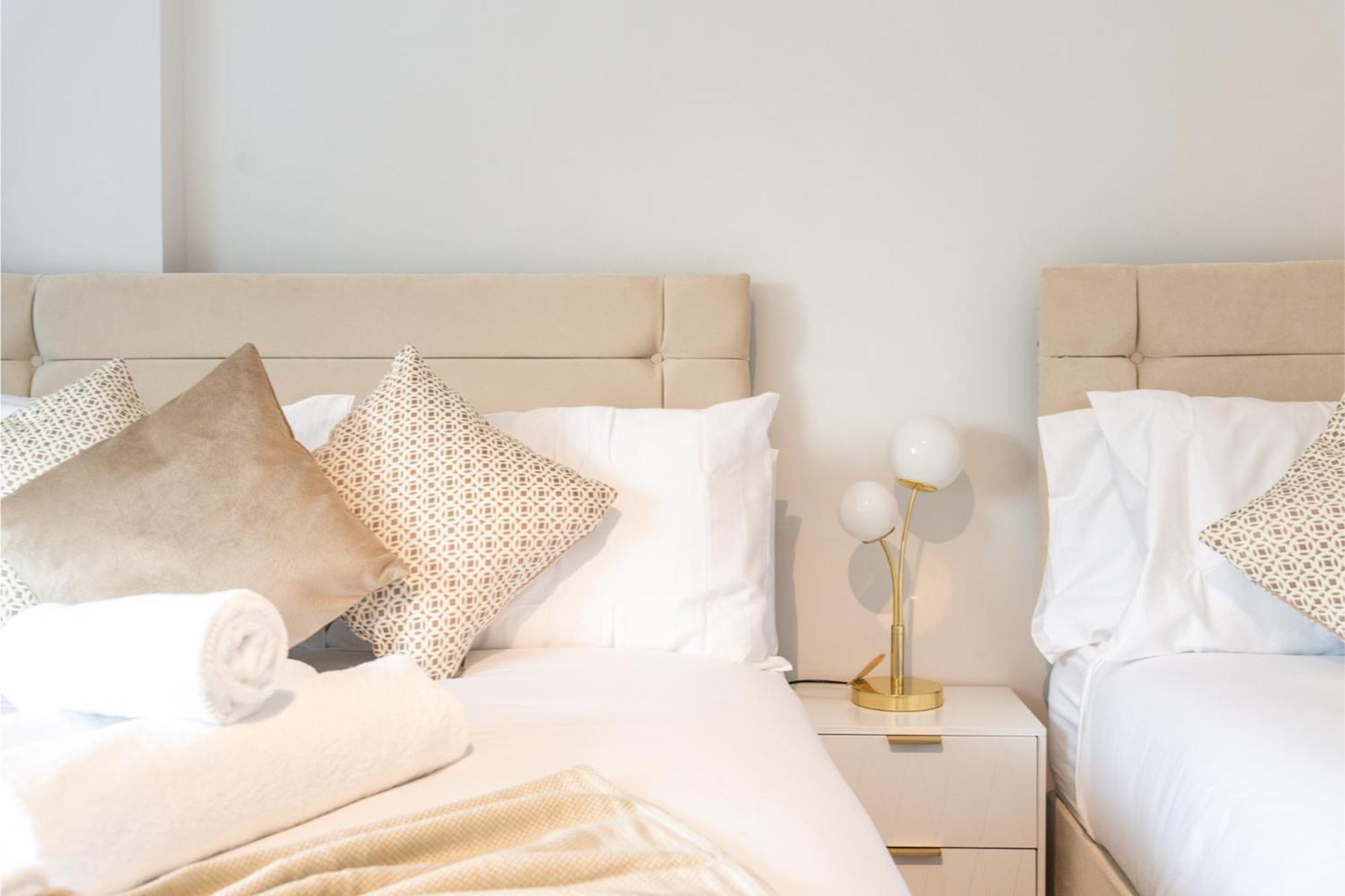 Sweet And Lovely 2Br With Free Parking ลอนดอน ภายนอก รูปภาพ