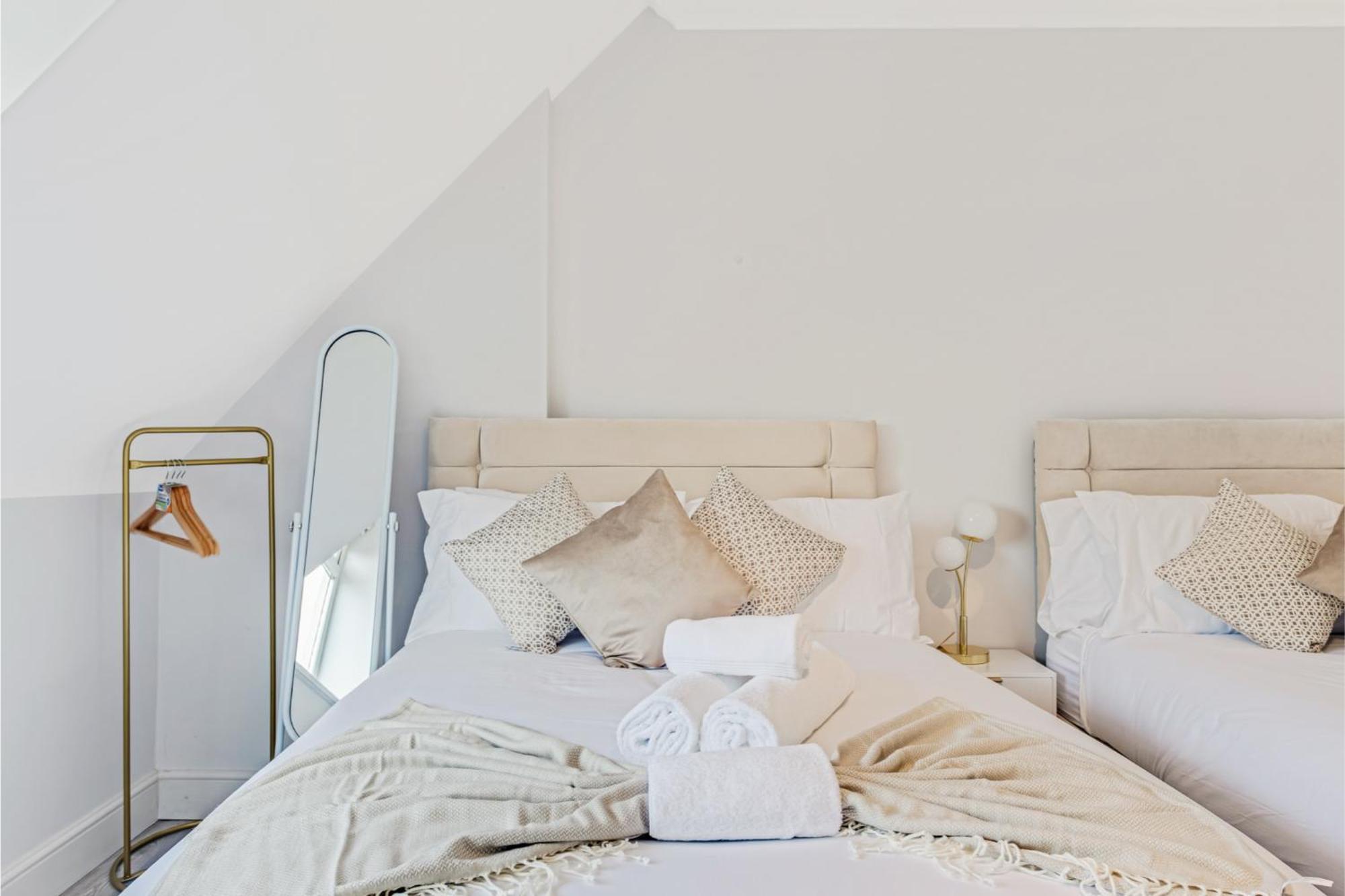 Sweet And Lovely 2Br With Free Parking ลอนดอน ภายนอก รูปภาพ
