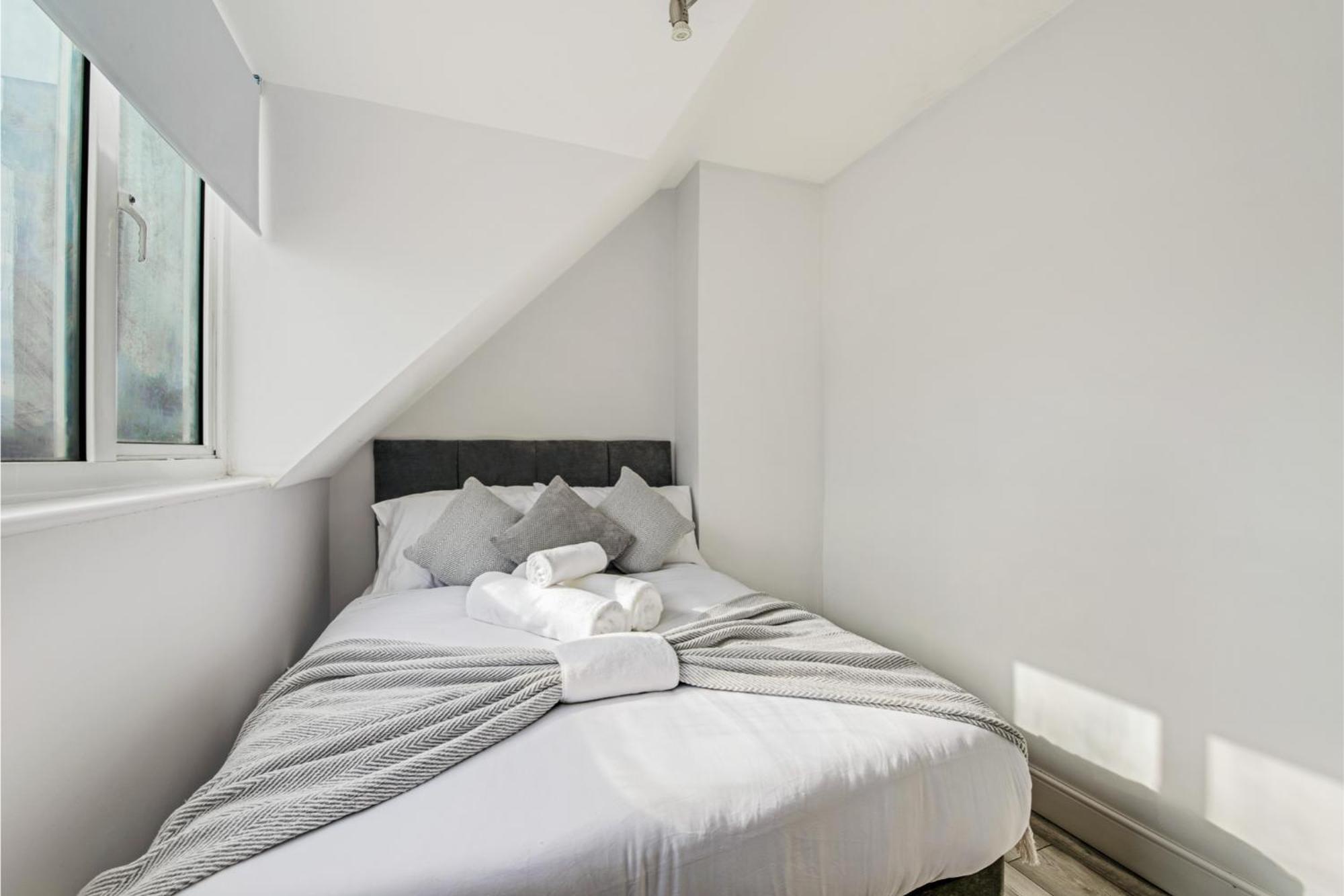 Sweet And Lovely 2Br With Free Parking ลอนดอน ภายนอก รูปภาพ
