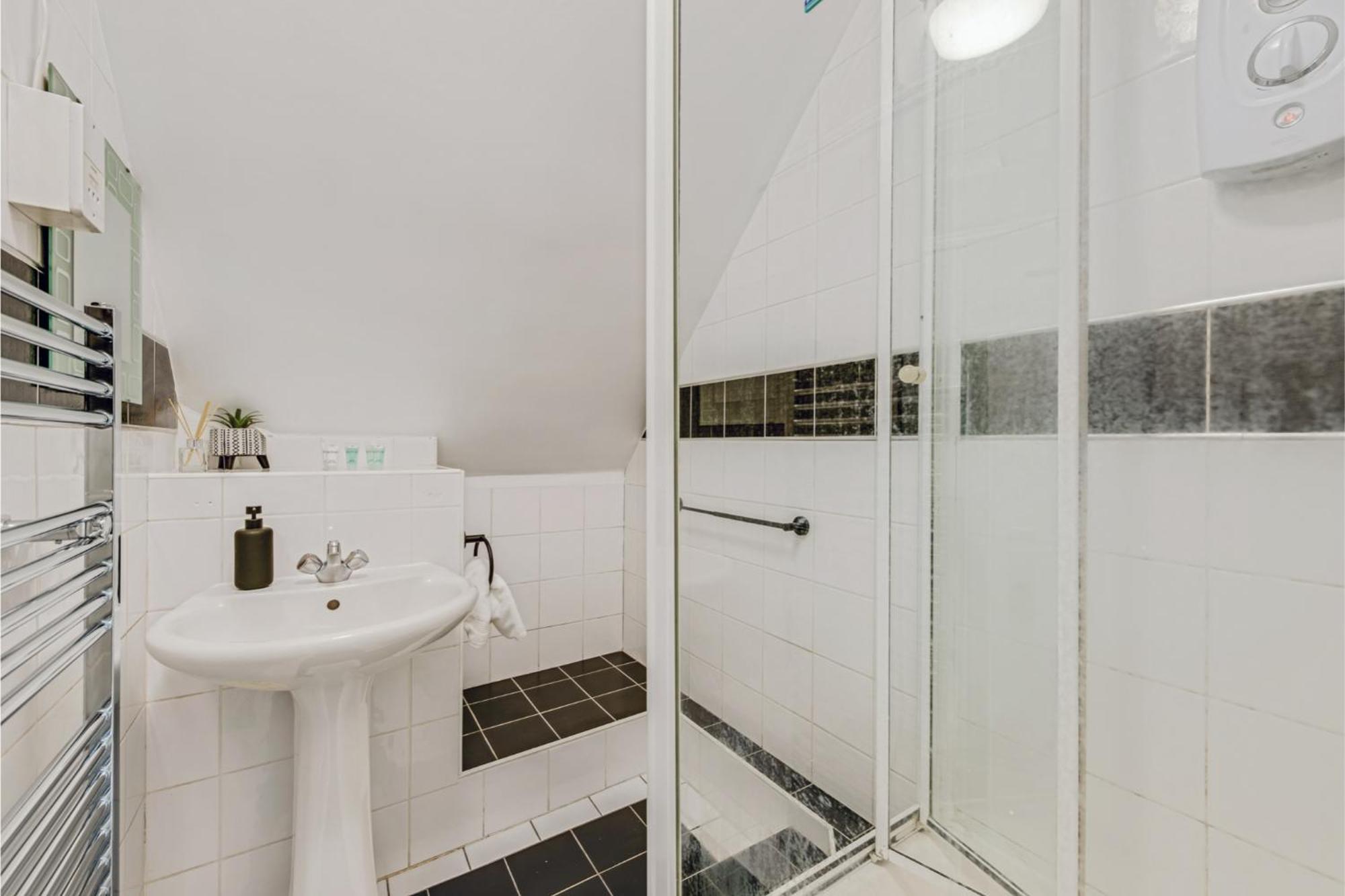 Sweet And Lovely 2Br With Free Parking ลอนดอน ภายนอก รูปภาพ